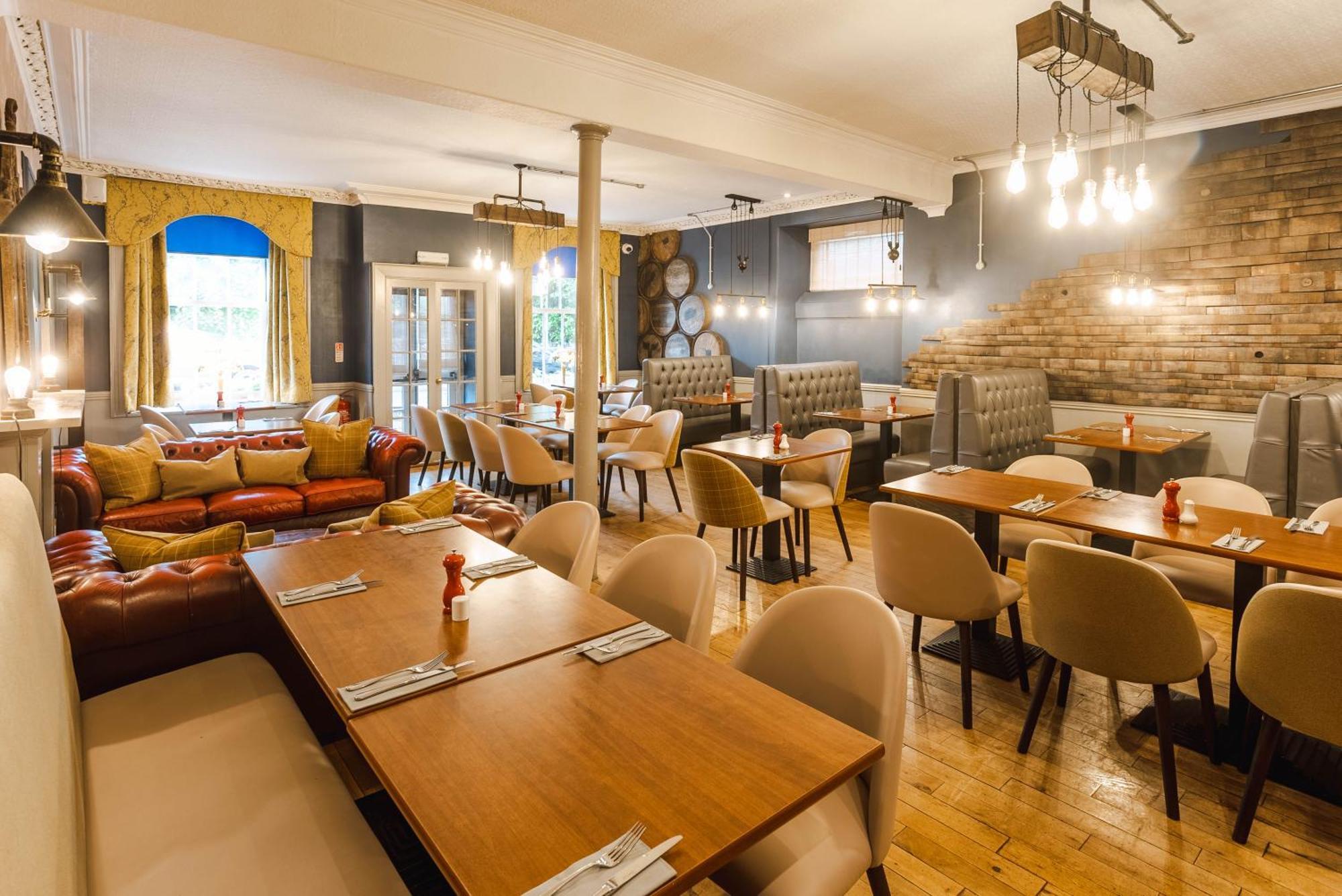 Traquair Arms Hotel Innerleithen Bagian luar foto