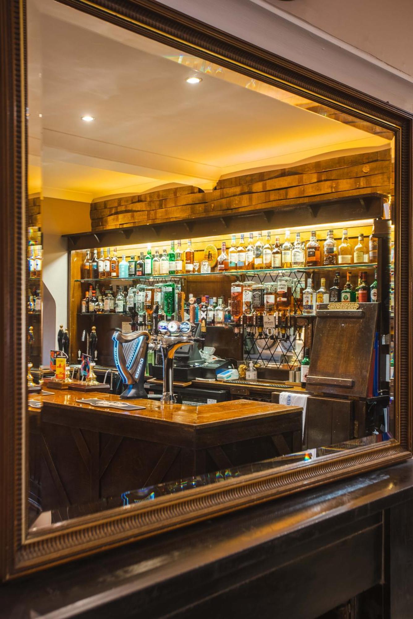 Traquair Arms Hotel Innerleithen Bagian luar foto