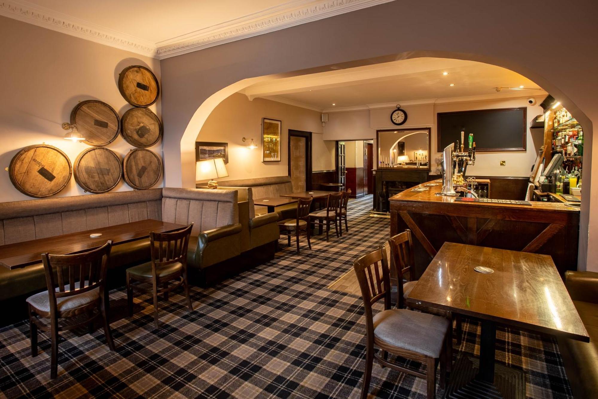 Traquair Arms Hotel Innerleithen Bagian luar foto