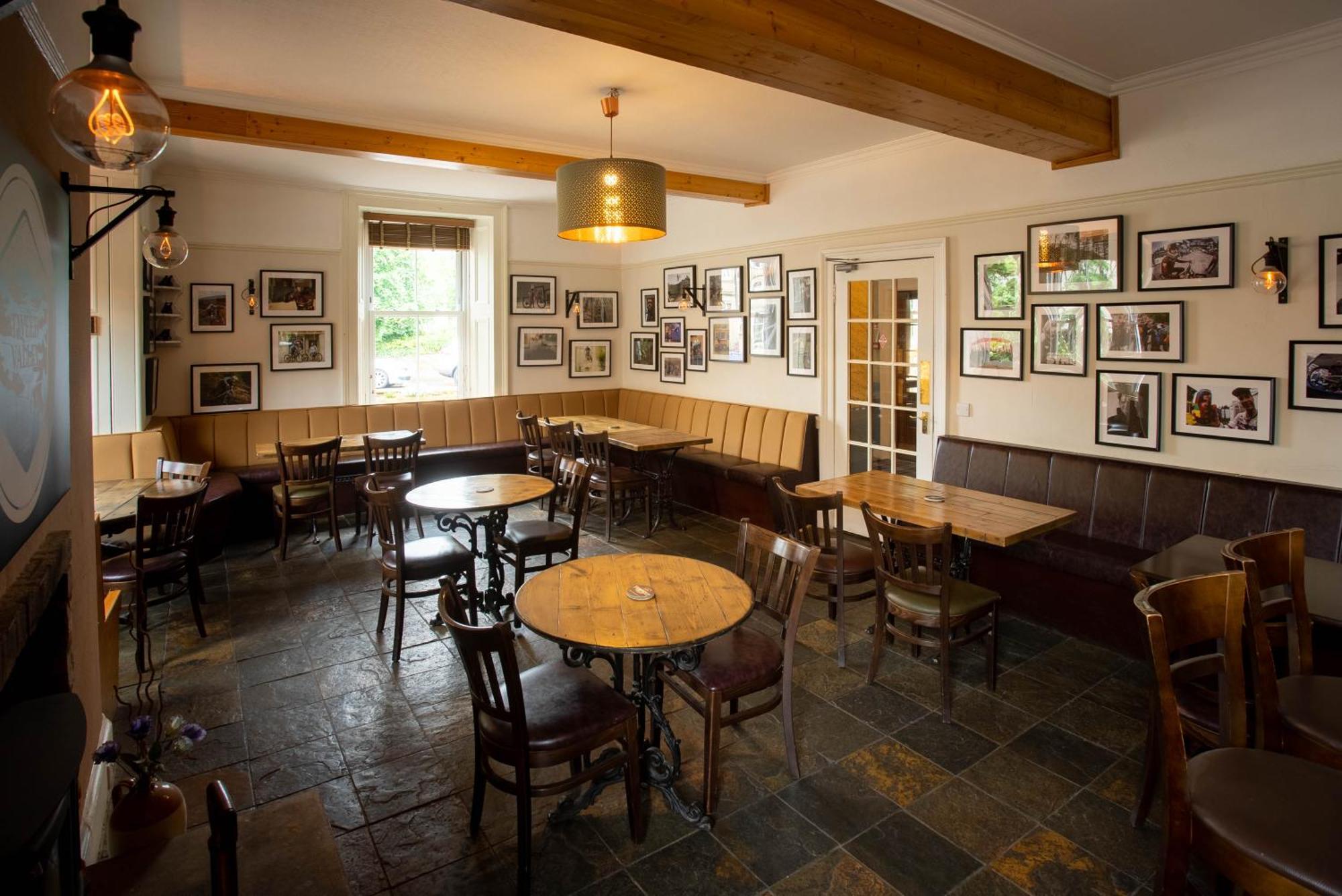 Traquair Arms Hotel Innerleithen Bagian luar foto