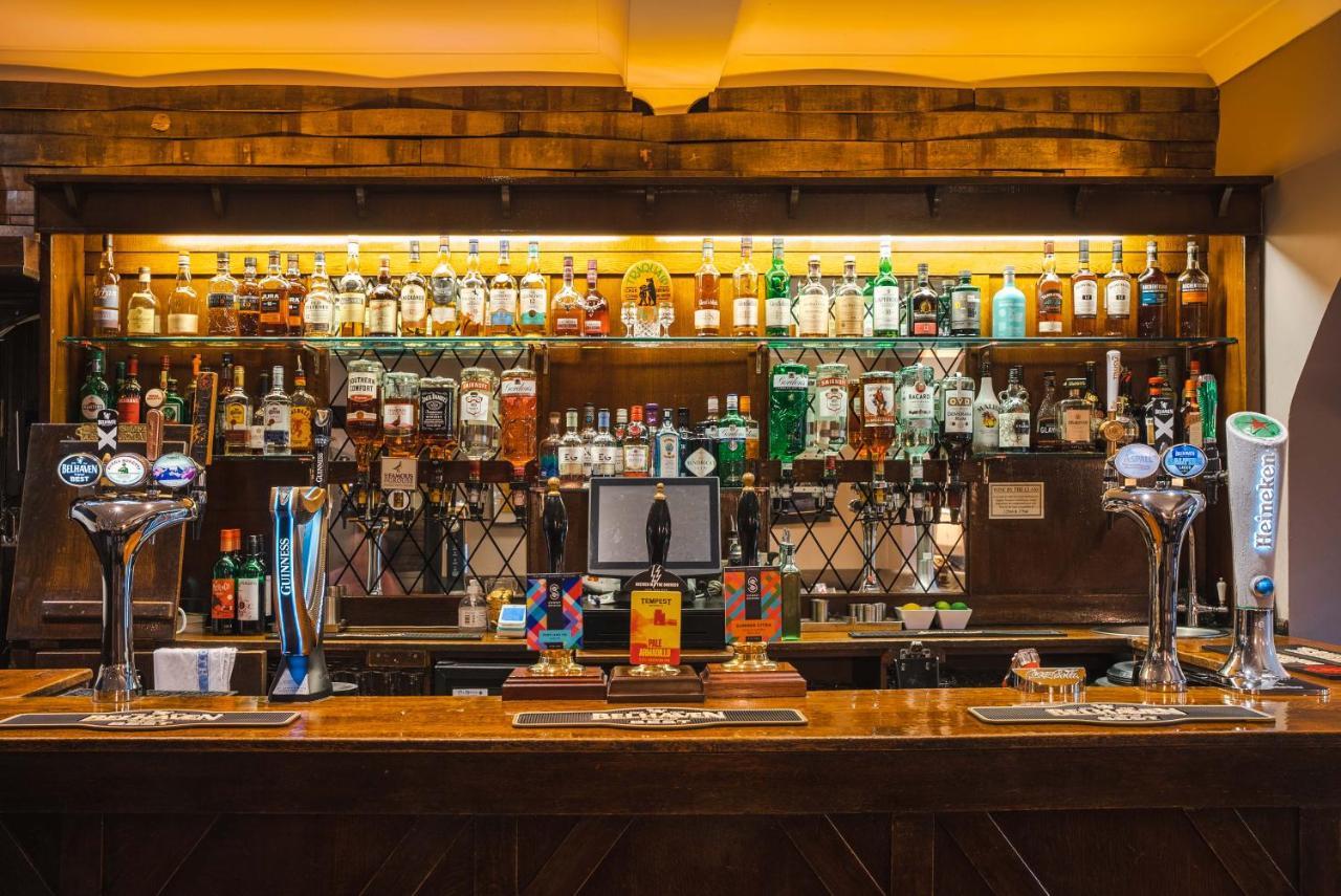 Traquair Arms Hotel Innerleithen Bagian luar foto