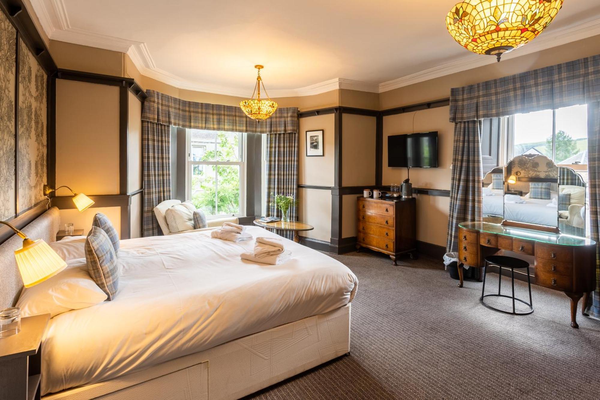 Traquair Arms Hotel Innerleithen Bagian luar foto