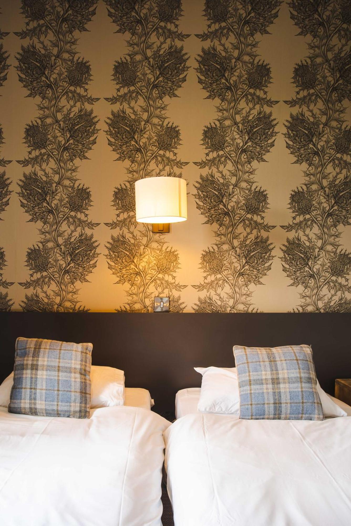 Traquair Arms Hotel Innerleithen Bagian luar foto