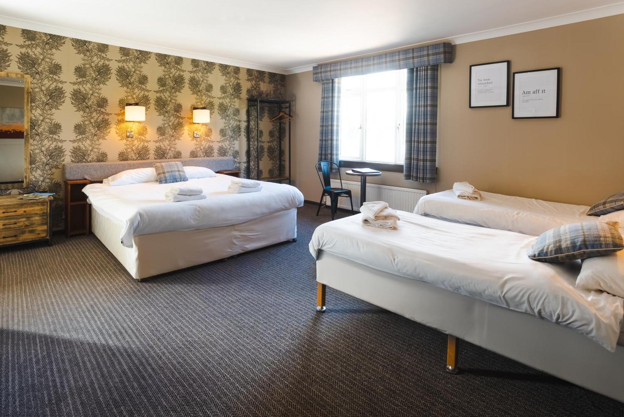 Traquair Arms Hotel Innerleithen Bagian luar foto