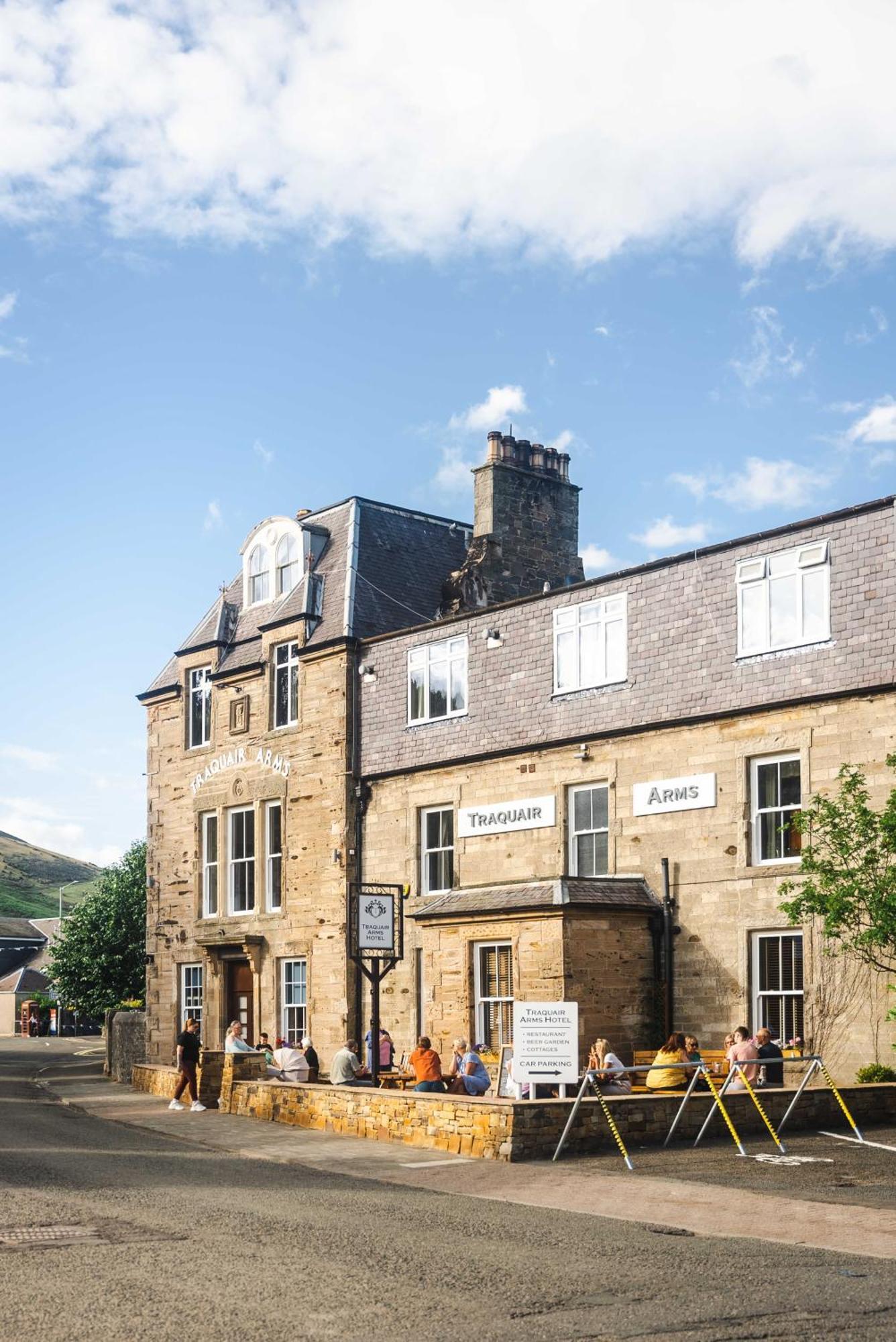 Traquair Arms Hotel Innerleithen Bagian luar foto
